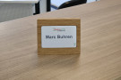 Visitenkarte auf Tisch